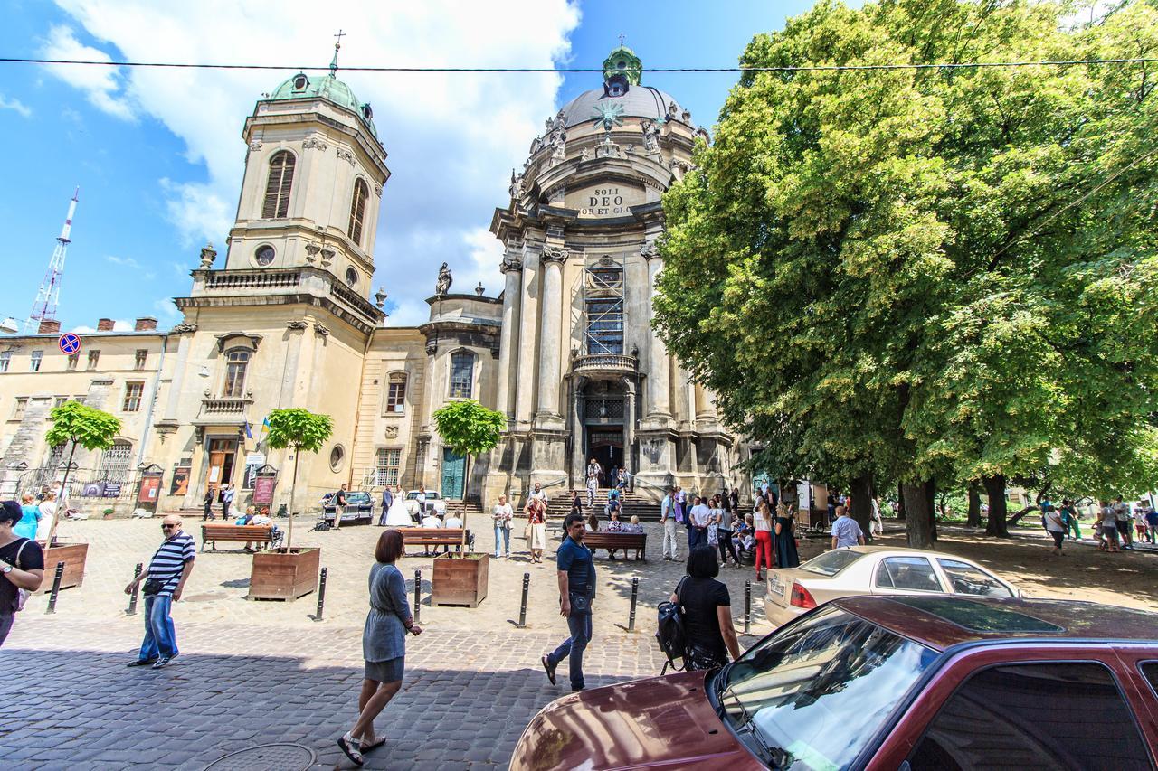 Dominicana L Apartments L Lviv Historical City Center Esterno foto